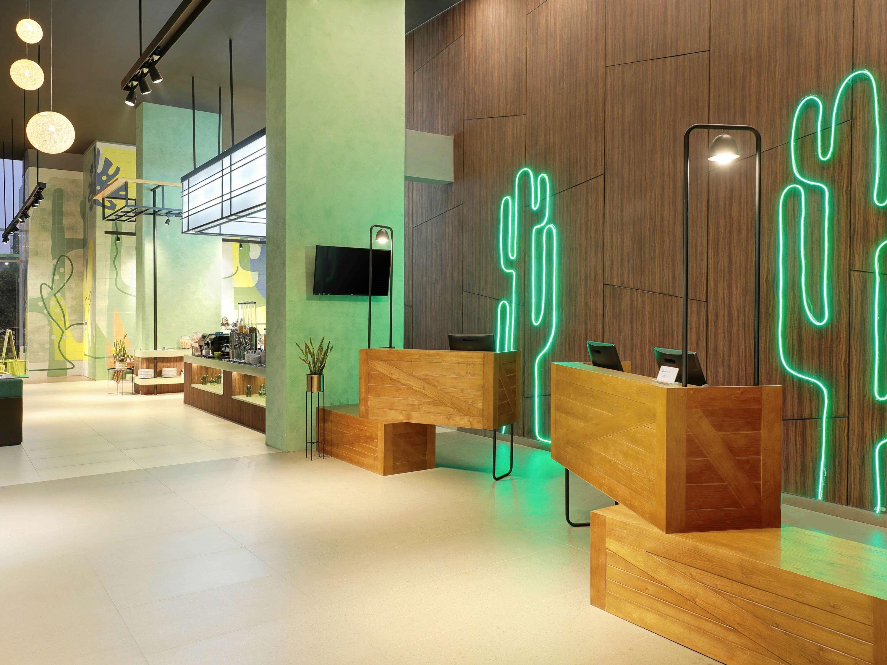 Ibis Styles Jakarta Simatupang Exterior photo