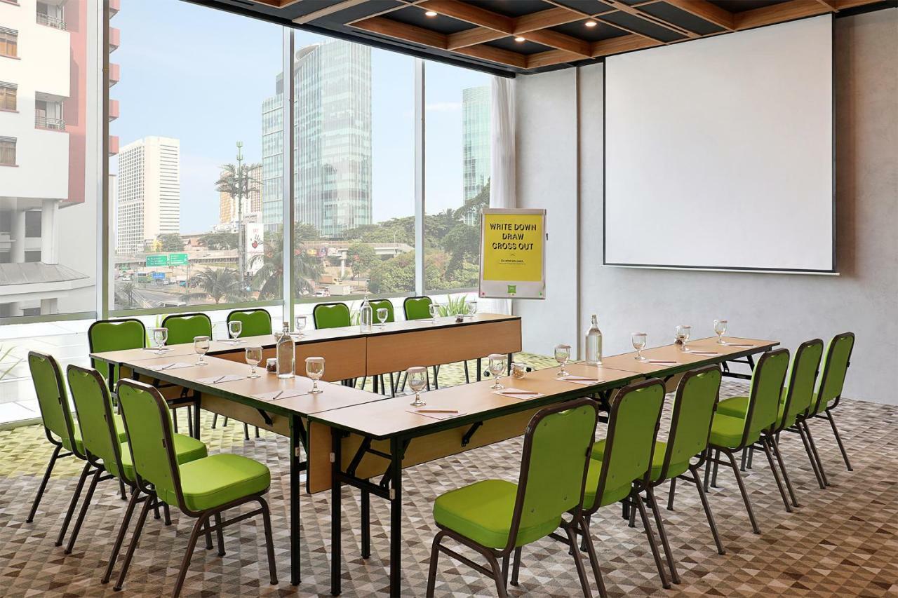 Ibis Styles Jakarta Simatupang Exterior photo