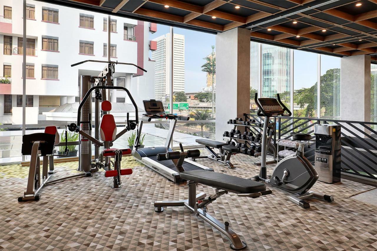 Ibis Styles Jakarta Simatupang Exterior photo